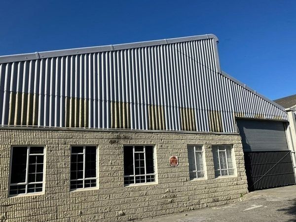 Roof cleared during asbestos removal